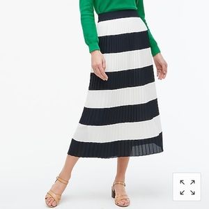Pleated midi skirt in stripe / NAVY IVORY